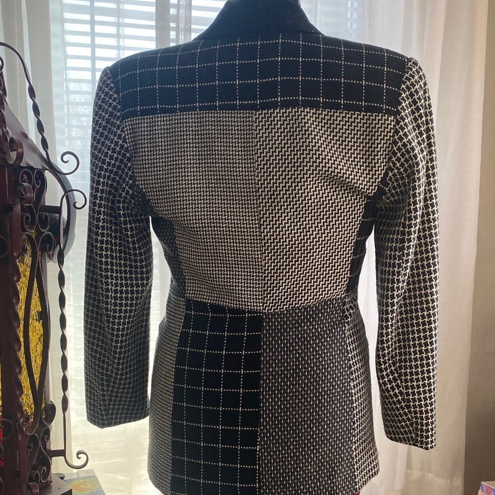 Vintage East West ApparelBlack & White Patterned Double-Breasted Women's Blazer - Picture 5 of 9